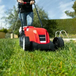 Tondeuse électrique 1400W, 3500RPM, Largeur Coupe 32cm, 3 Hauteurs De Coupe Panier Collecte 30L - Greencut GLM1400C 10 Tondeuse électrique 1400W, 3500RPM, Largeur Coupe 32cm, 3 Hauteurs De Coupe Panier Collecte 30L - Greencut GLM1400C -Tondeuse Et Accessoires Boutique 32395457 4